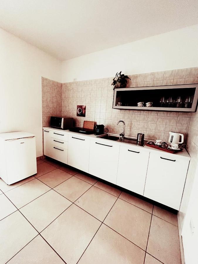 Sunny House Fourteen Асемини Екстериор снимка